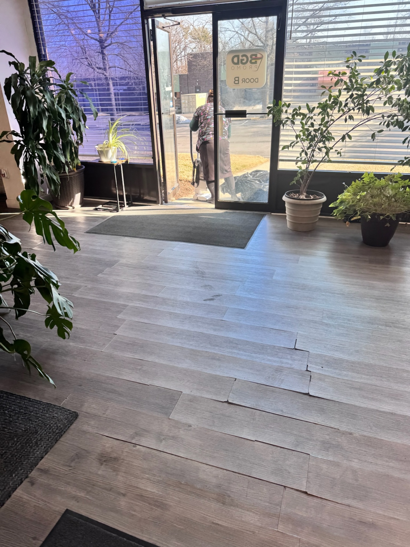 Office Lobby — Entry Detail